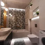 Siedmiogrodzka - Handy Location, Aircon & Garage Free *