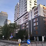 Siedmiogrodzka - Handy Location, Aircon & Garage Free Apartamento *