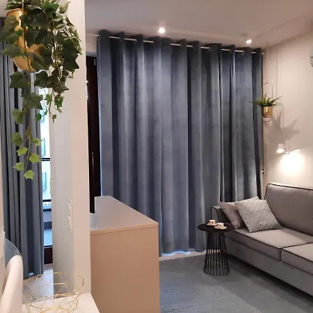 Lägenhet Siedmiogrodzka - Handy Location, Aircon & Garage Free *