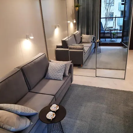 Apartment Siedmiogrodzka - Handy Location, Aircon & Garage Free