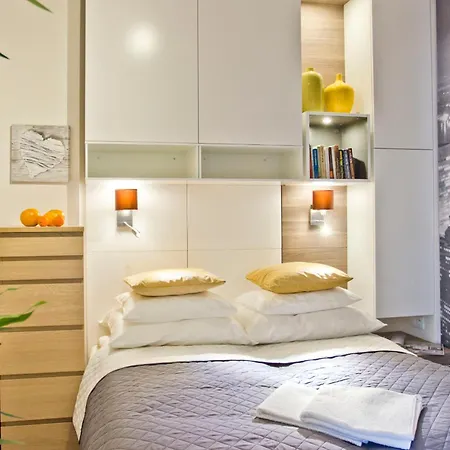 Siedmiogrodzka - Handy Location, Aircon & Garage Free