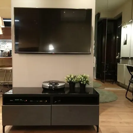 Siedmiogrodzka - Handy Location, Aircon & Garage Free Apartment *