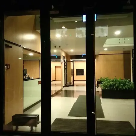 Siedmiogrodzka - Handy Location, Aircon & Garage Free Lejlighed Warszawa