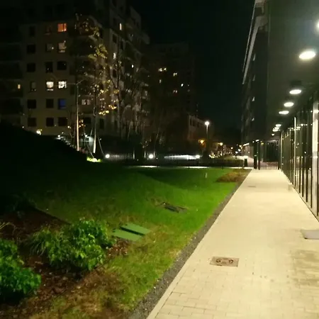 Siedmiogrodzka - Handy Location, Aircon & Garage Free Warszawa