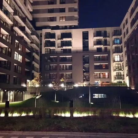 Siedmiogrodzka - Handy Location, Aircon & Garage Free Apartment Warsaw