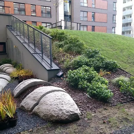 Lejlighed Siedmiogrodzka - Handy Location, Aircon & Garage Free