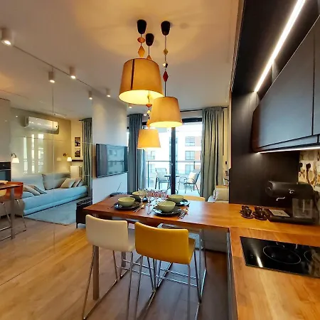 Siedmiogrodzka - Handy Location, Aircon & Garage Free