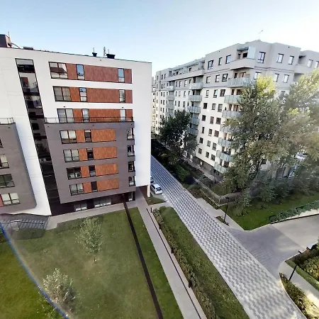Siedmiogrodzka - Handy Location, Aircon & Garage Free Apartment Warsaw