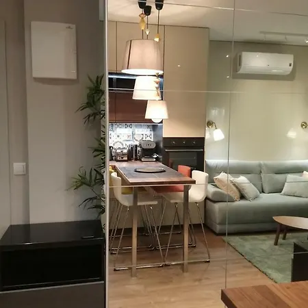 شقة Siedmiogrodzka - Handy Location, Aircon & Garage Free