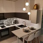Siedmiogrodzka - Handy Location, Aircon & Garage Free * ワルシャワ