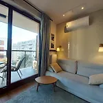 Siedmiogrodzka - Handy Location, Aircon & Garage Free アパート *